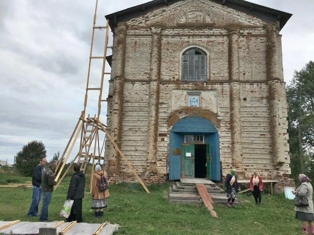 Погода село борки. Храм в Борке Виноградовского района. Село Борок Архангельская область. Борок Виноградовский район. Виноградовская Церковь Воскресенский район.