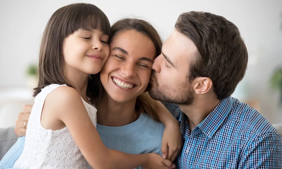 венсан кассель этот неловкий момент фильм 2015. дружба подростков. паре дочь друзей. с девочкой никто не дружит. паре дочь друзей.