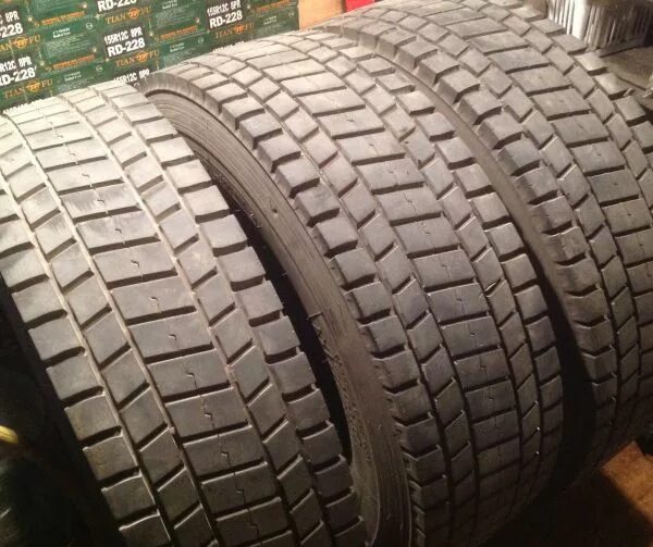 Купить б у резину 265. Шины 265 70 19.5 грузовая. 265/70 19.5 Bridgestone. Evergreen шины 245 70 19.5. Шины 265/70 r19.5 грузовые.