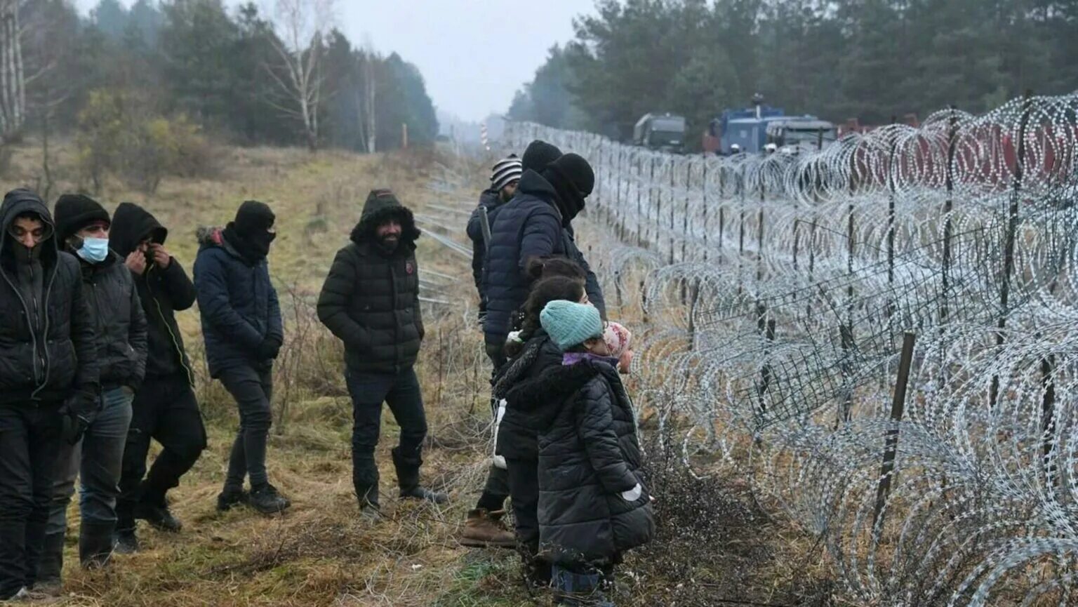 Почему в белоруссии нет мигрантов. Беженцы на белорусско-польской границе сейчас. Почему в белоруссии нет мигрантов. Мигранты на польско белорусской границе. Мигранты на границе беларуси.