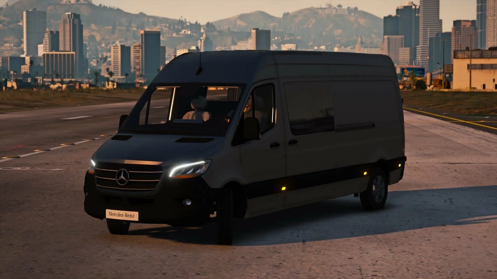 Tais mercedes. Фургон Мерседес Спринтер ГТА 5. Мерседес-Бенц Спринтер 2019. Mercedes-Benz Sprinter for GTA 5. Mercedes Benz Sprinter GTA 5.