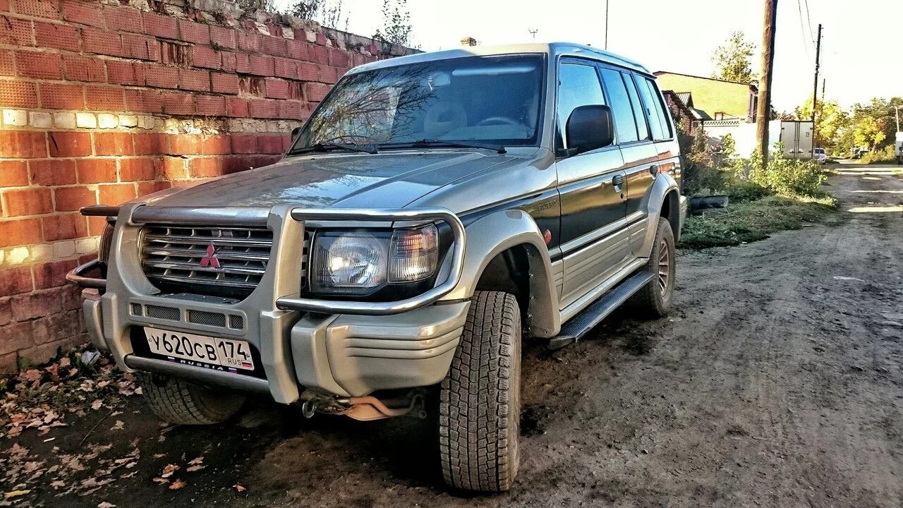 Mitsubishi pajero 2 кенгурятник. Mitsubishi pajero 98 год. Мицубиси паджеро 98. Паджеро 2 1998. Mitsubishi pajero 1998.
