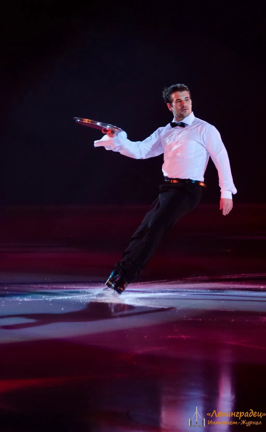 Максим ставиский и татьяна арнтгольц. Ледовое шоу авербуха 17 декабря. Ледовое шоу авербуха 17 декабря. Наоми ланг и петр чернышев. Наоми ланг.