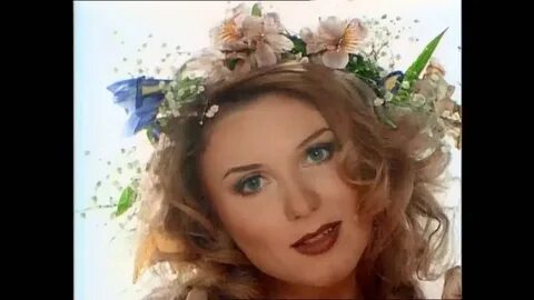 Поет черникова
