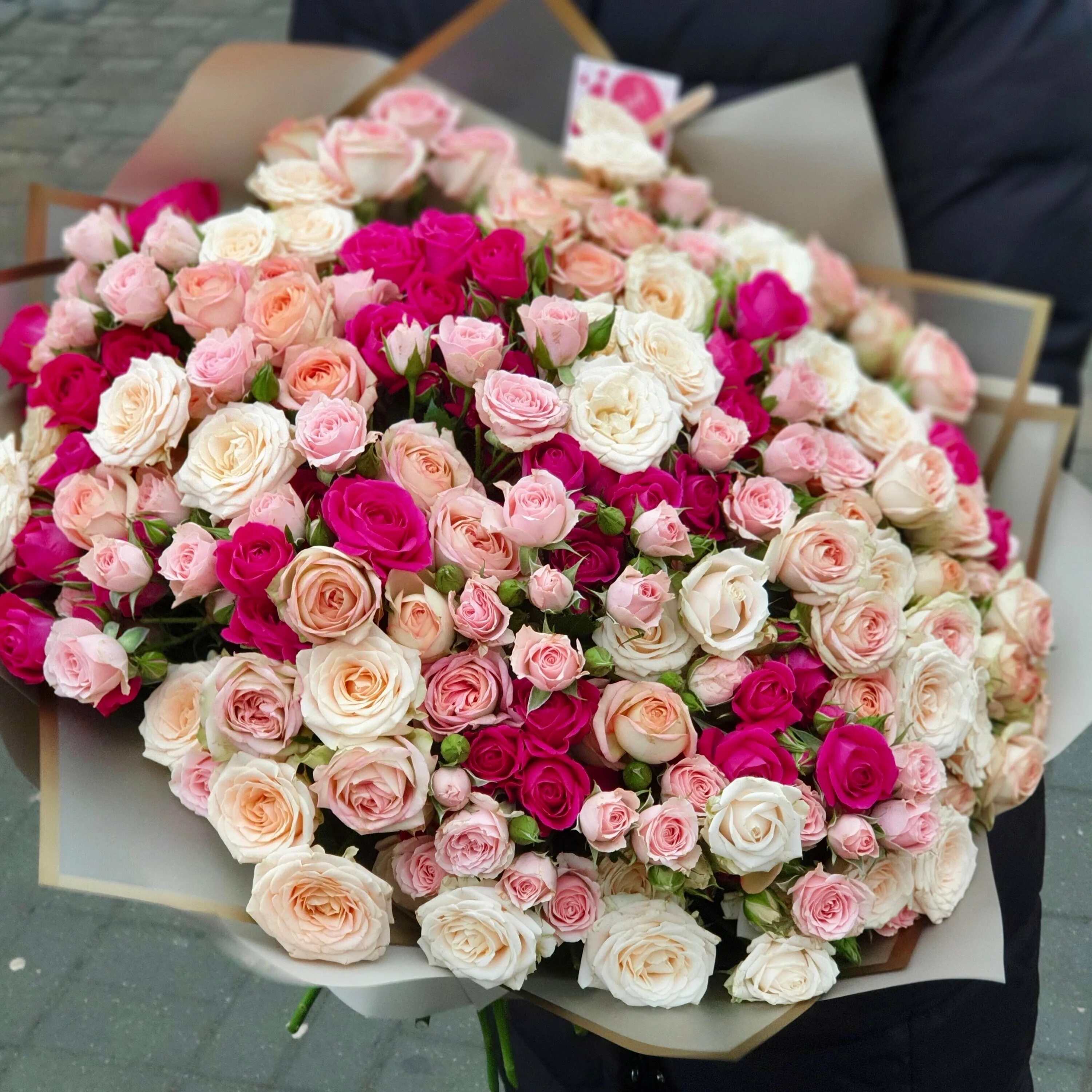 букет с кустовой розой. кустовые розы минск. кустовые розы минск. кустовые розы минск. кустовые розы минск.