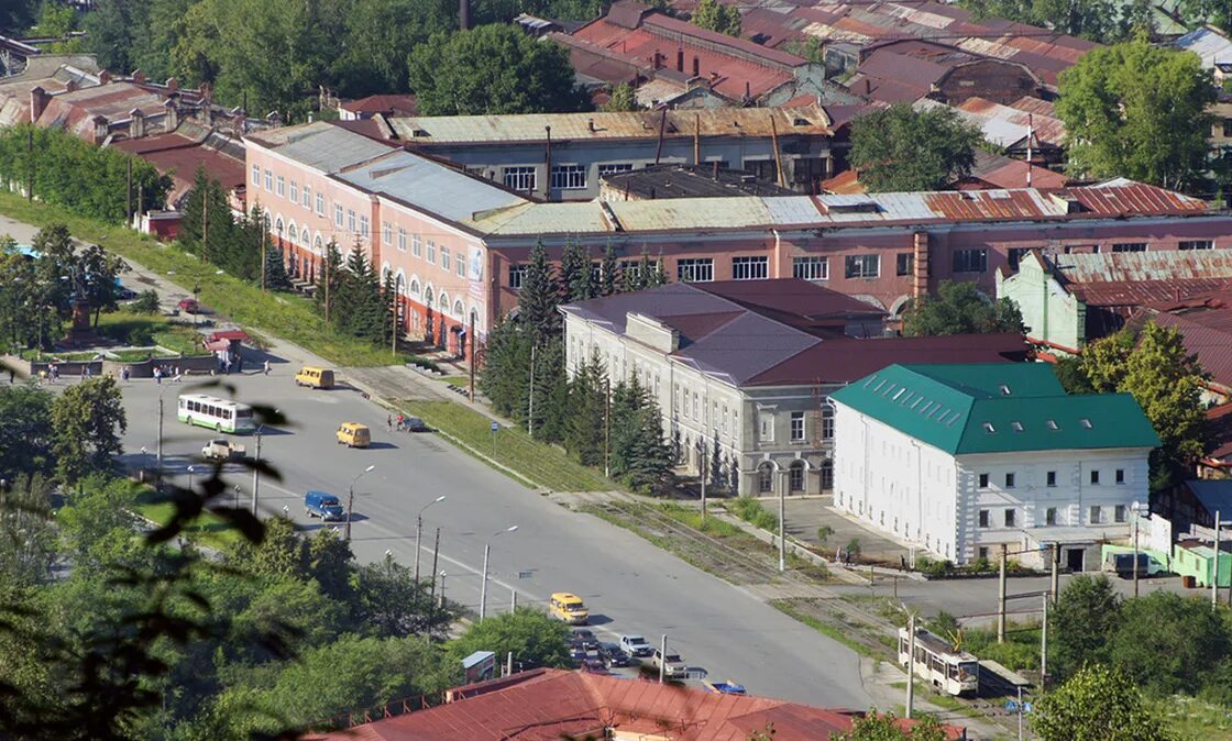 Площадь 3 интернационала. Площадь 3 интернационала златоуст. площадь третьего интернационала златоуст. город златоуст городская площадь.