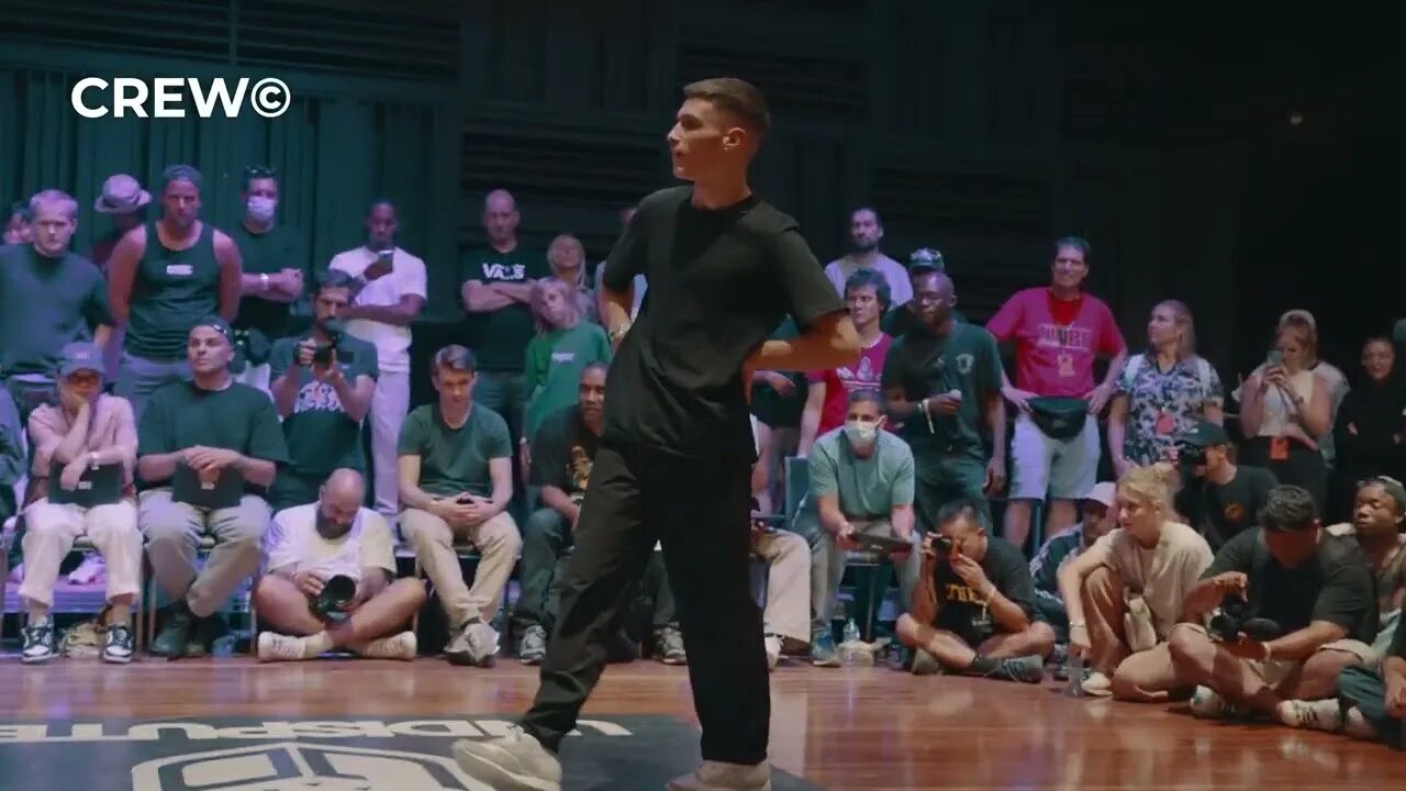 Crew broken. Crew broken. Разница между party crew staff. Кбр крю. Crew broken.