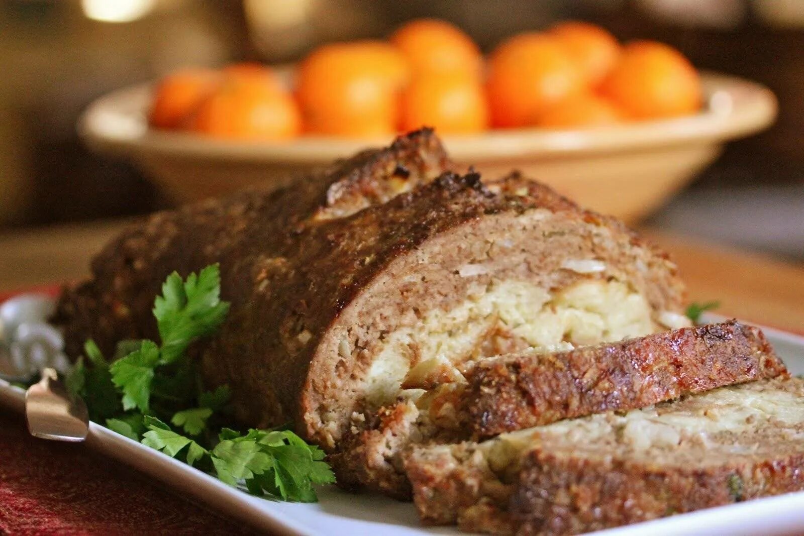 Мясные рецепты фото. Берлинский мясной рулет. Рулеты из свинины с пекорино. Рулет из фарша. Мясной рулет с сыром.