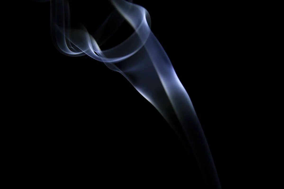 дым от сигареты рисунок. дым автор. автор: smoke (flyx21). дым на черном фоне. дракон из дыма.