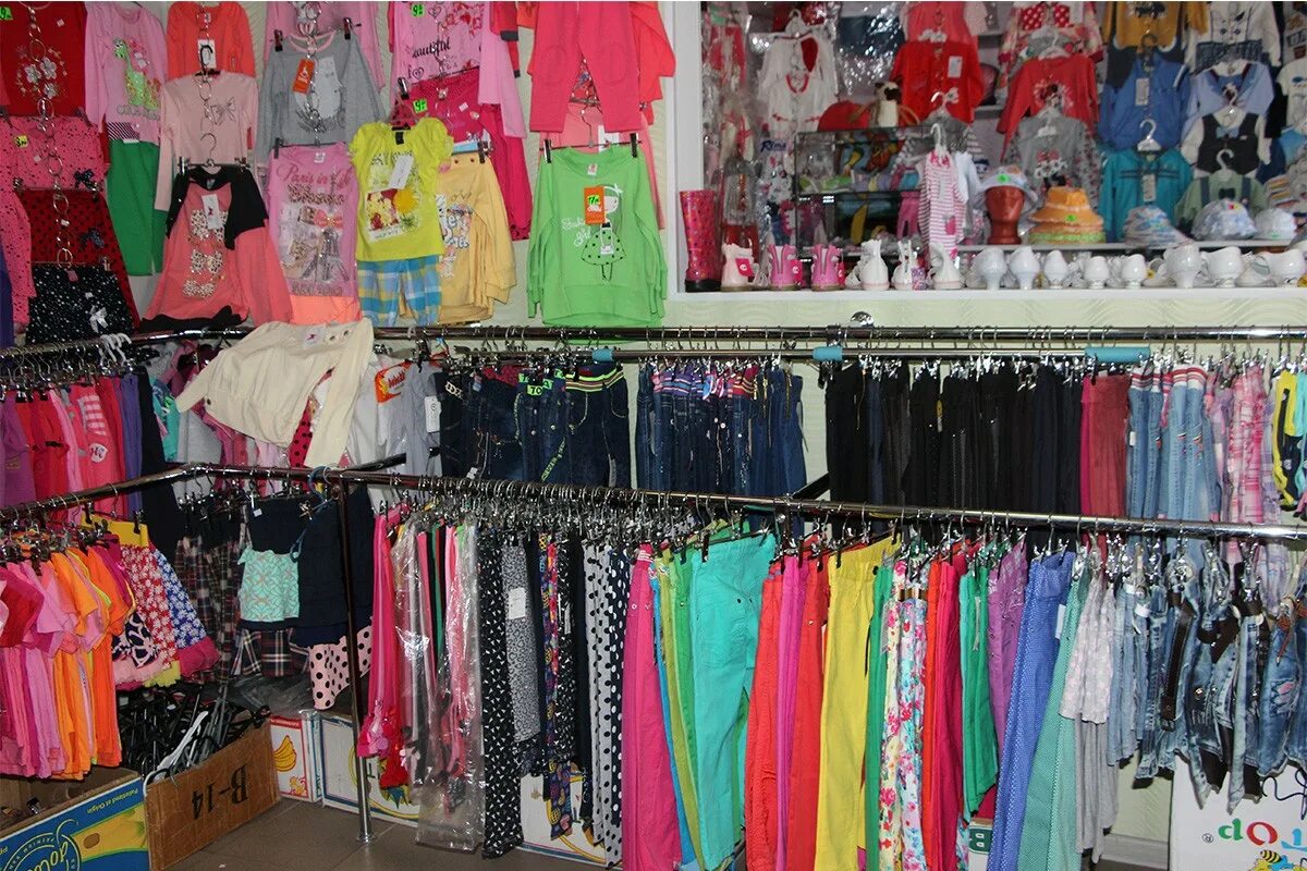 Магазин планета платья. Планета одежды и обуви. Планета дешевая одежда. Магазин женской одежды планета. Футболка планета одежда обувь.