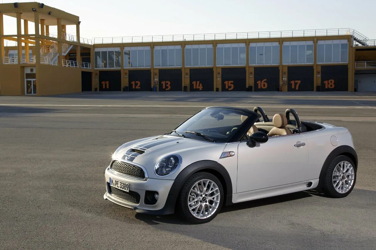 Mini Cooper родстер. Мини Купер Roadster. Mini Cooper Roadster Cabrio. Мини Купер двухместный.