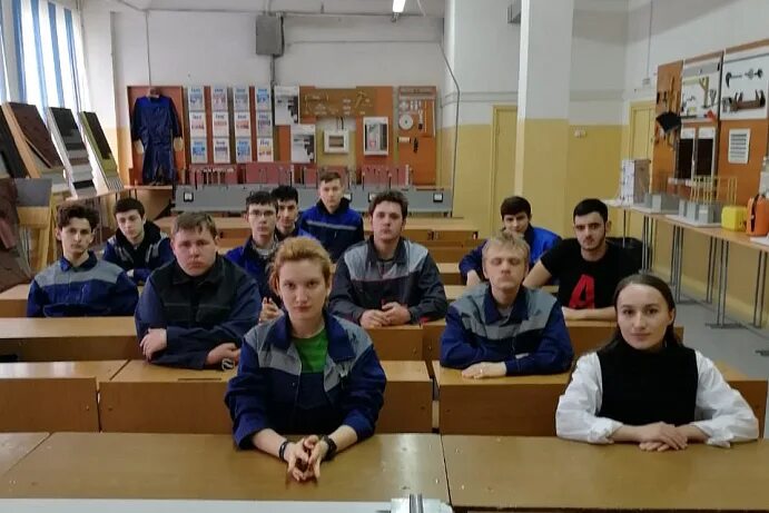 Студенты киров. Липецкий политехнический техникум. 70 техникум волгодонск. Студенты спо. Московские студентки.