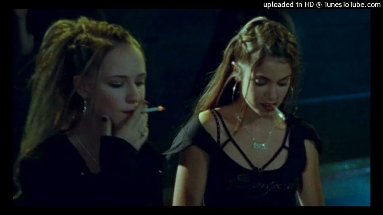 Тринадцать листов. Трейси тринадцать 2003. эван рэйчел вуд тринадцать 2003.
