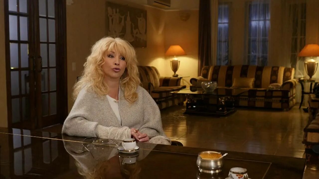 Как сейчас живет аллегрова. Ирина аллегрова. аллегрова 1985. дом ирины аллегровой. ирина аллегрова особняк.