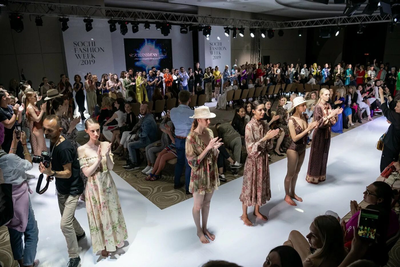 Сочи фэшн вик 2025. Сочи fashion week 2025. фэшн вик спб 2025. сочи фэшн вик 2025. сочи фэшн вик 2025.