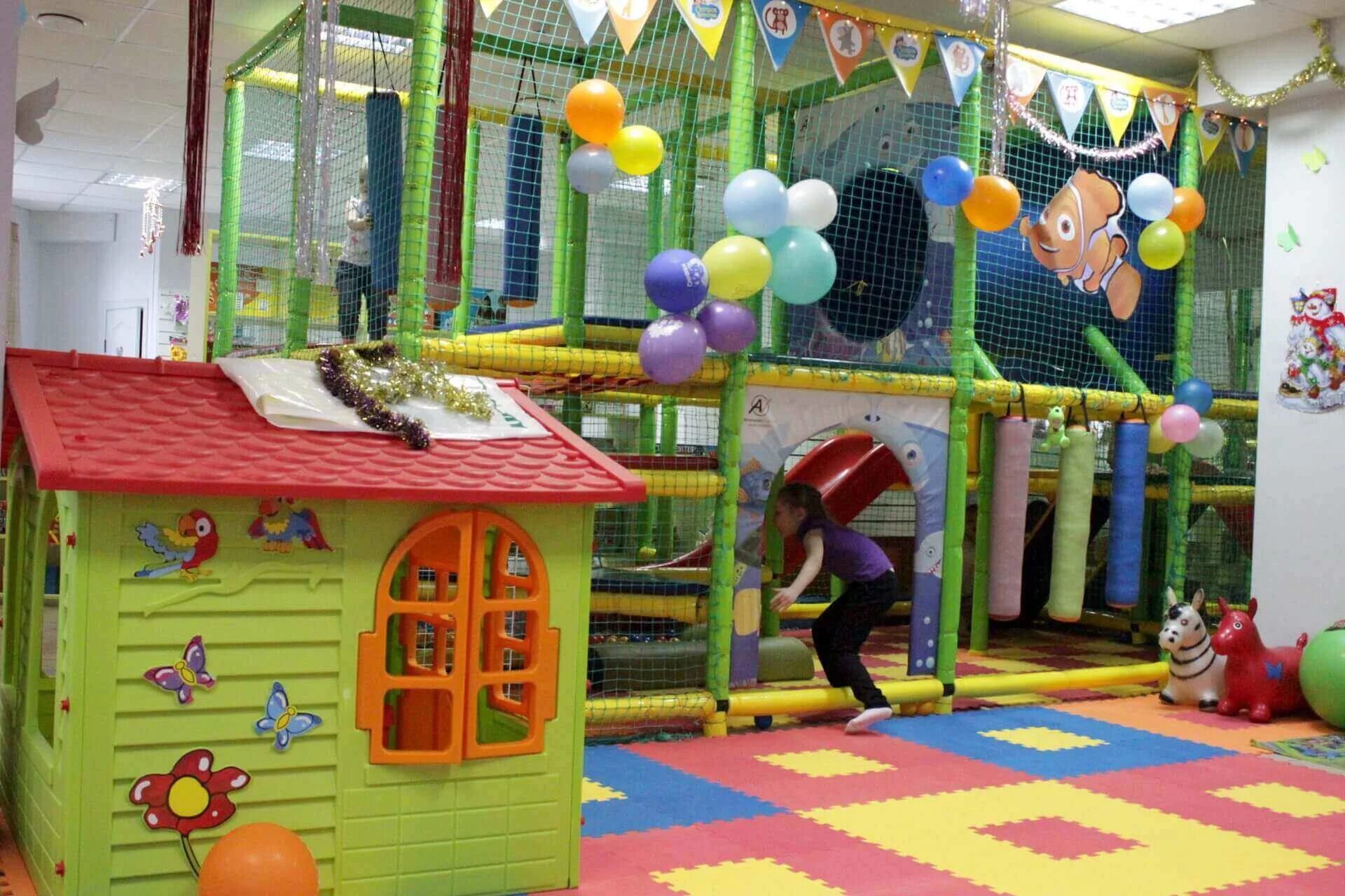 Детская развлекательная комната. Игровая комната для детей. Игровая комната для детей. Развлекательная комната для детей. Детский лабиринт дрц.
