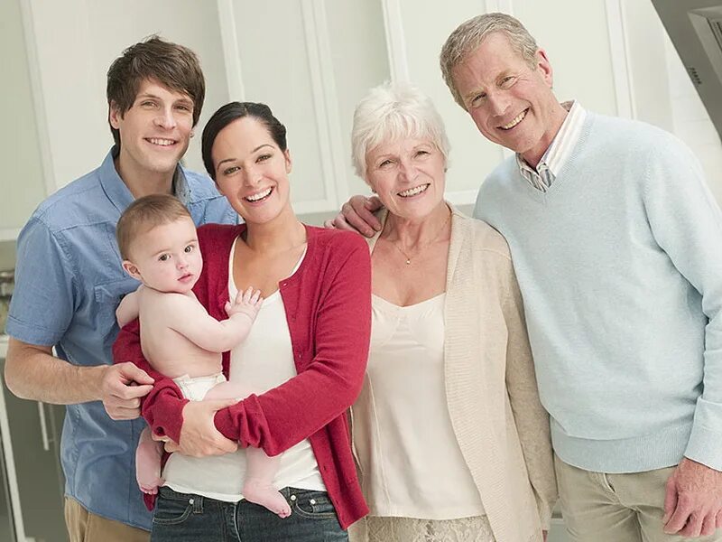 Прием в 1 класс. Родители в 2024 году какого. Родители с малышом. Зачислении ребенка в первый класс. Семья со счастливым ребёнком.