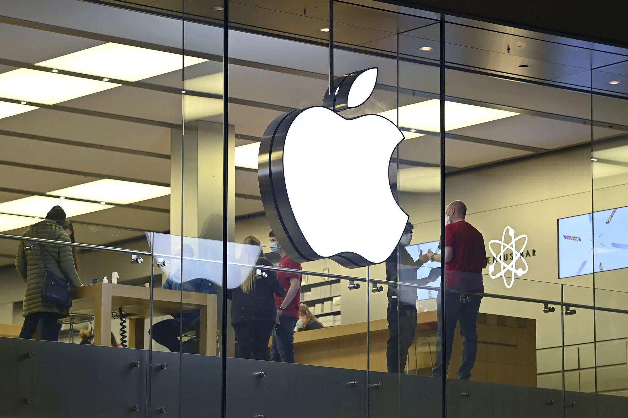 Apple store 8. Компания apple. магазин apple. apple в россии. apple в магазинах россии.