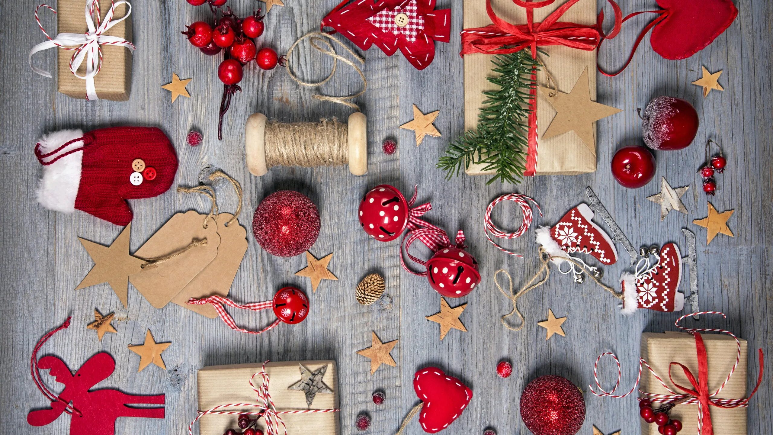 Необычные новогодние игрушки. Идеи из картона для творчества к новому году. Поделка на тему рождество. Подвесные новогодние украшения. Новогодние творения.