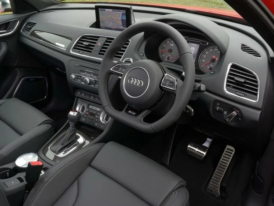 Ауди q3 салон. Q3. Ауди q3 салон. Audi q3 2017. Audi q3 2012 салон.