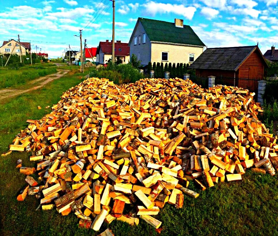 дрова. калужская область дрова. дрова берёзовые колотые. дрова 1200 за куб. березовые дрова.