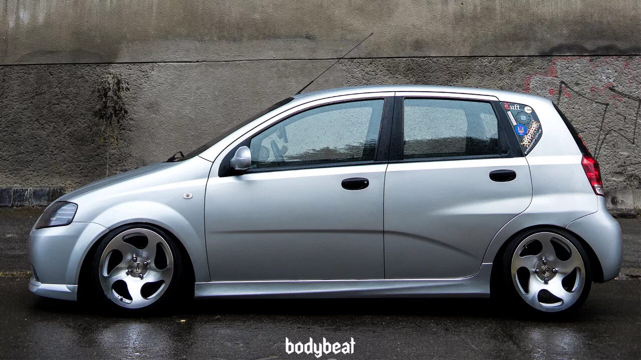 шевроле авео т250 на r16. Chevrolet aveo r16. шевроле авео т200 на 15 дисках. шевроле авео т250 хэтчбек на разварках. авео т200 хэтчбек на дисках.