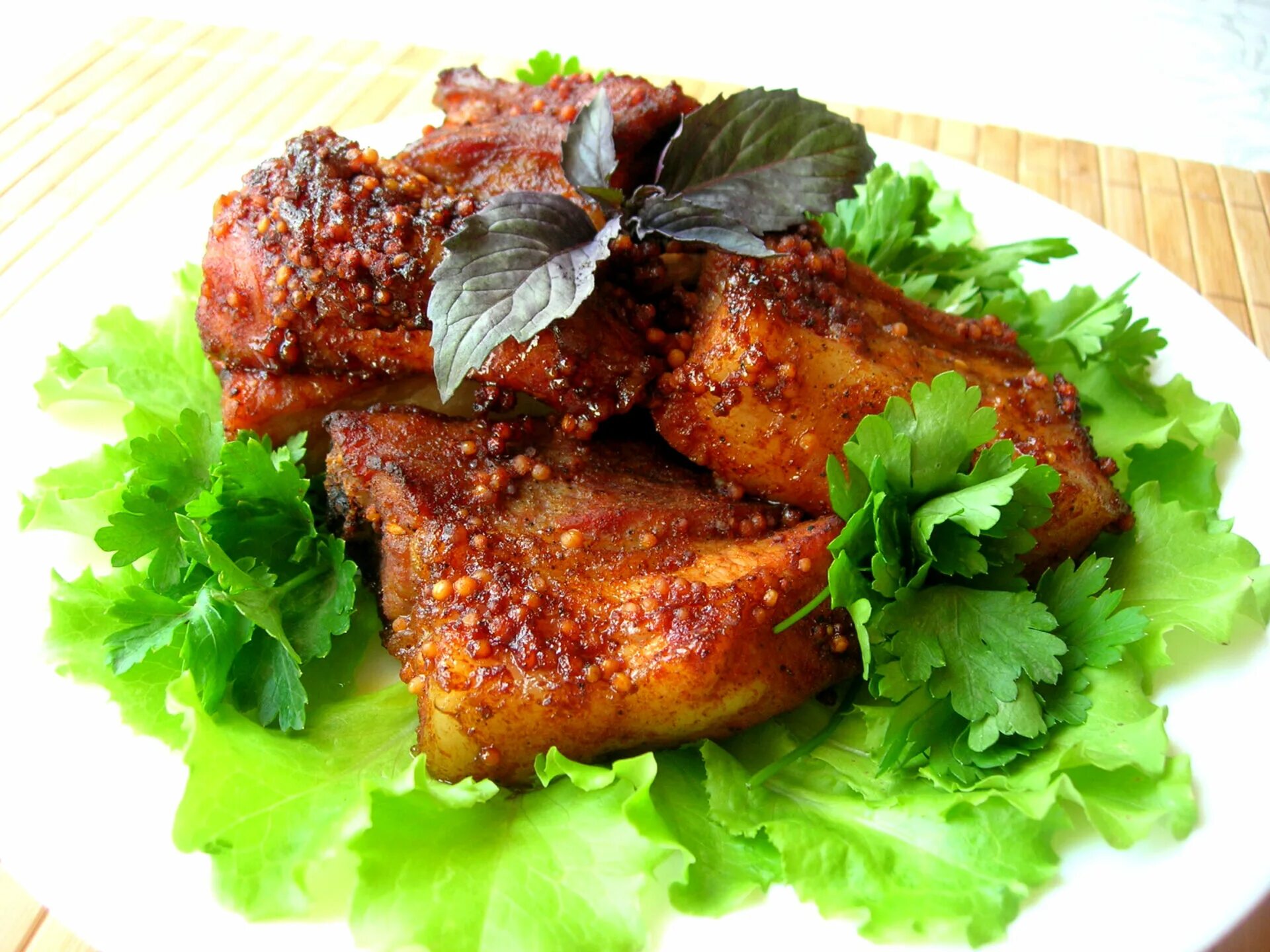 Рёбрышки свиные в духовке с картошкой в рукаве. Рёбра свиные в духовке в рукаве. Рёбра свиные в духовке в рукаве. Ребра в духовке на праздничный стол. Маринад для свиных ребрышек.