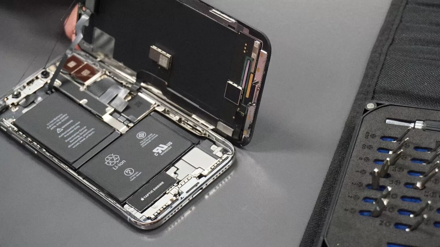 Акб айфон х. Iphone 11 remont battery. apple iphone 10 аккумулятор. айфон 10 внутри. айфон 10 батарейка разбор.