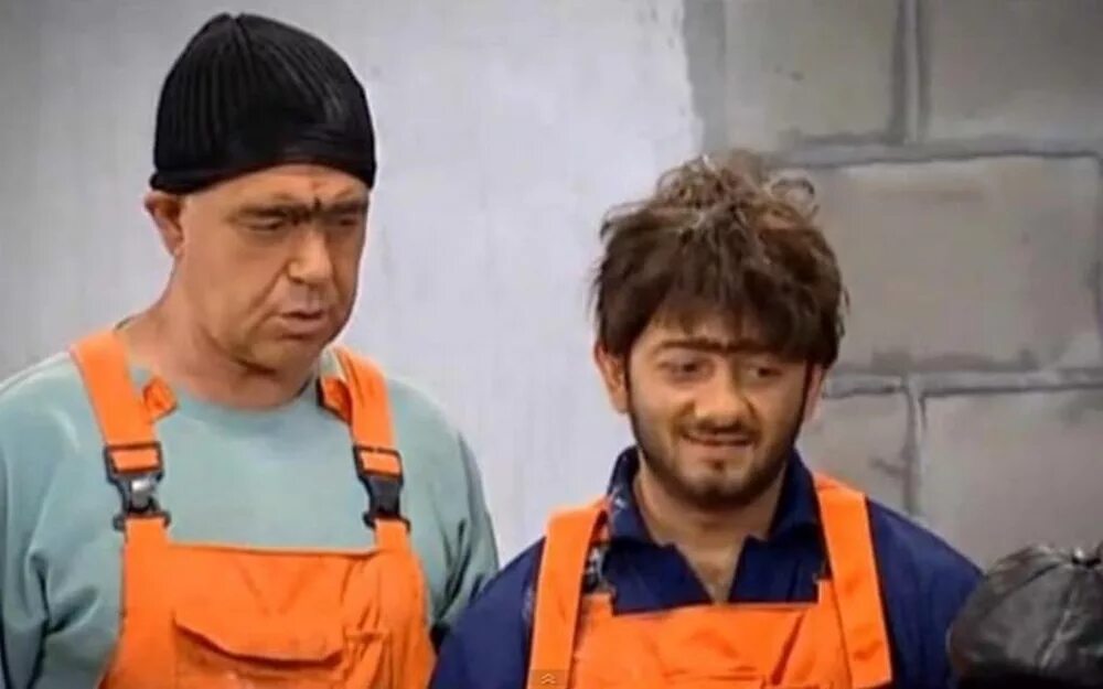 раскривушка наша раша. таджик на стройке. таджик строитель. таджик на стройке. таджик строитель.