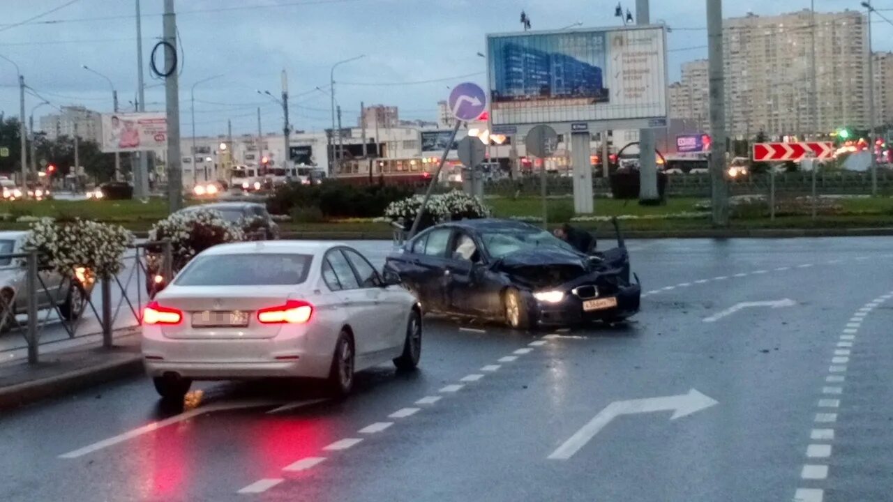 Водитель петербурга спб. Водитель петербурга спб. Курляндская улица спб. Происшествия в спб университетская наб. Санкт петербург на водительском.