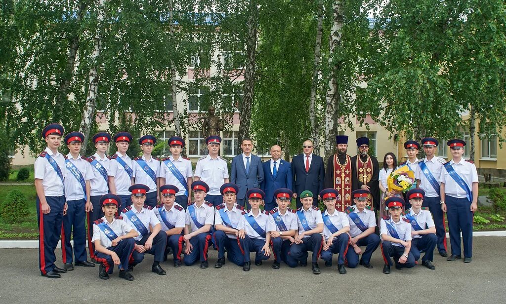 Шахтинский казачий кадетский корпус. Морозовский казачий кадетский корпус. Кадетский корпус шахты. Казачий кадетский корпус новороссийск. Университетский казачий кадетский корпус морозовский.