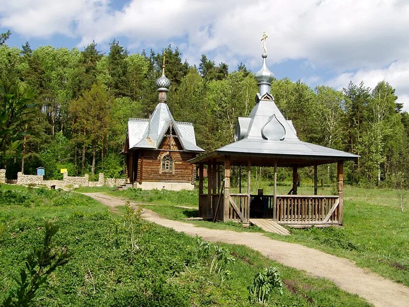 Вели родник. Святой источник великомученицы Варвары. Памятники природы Ярославской области. Проект природа Ярославской области.