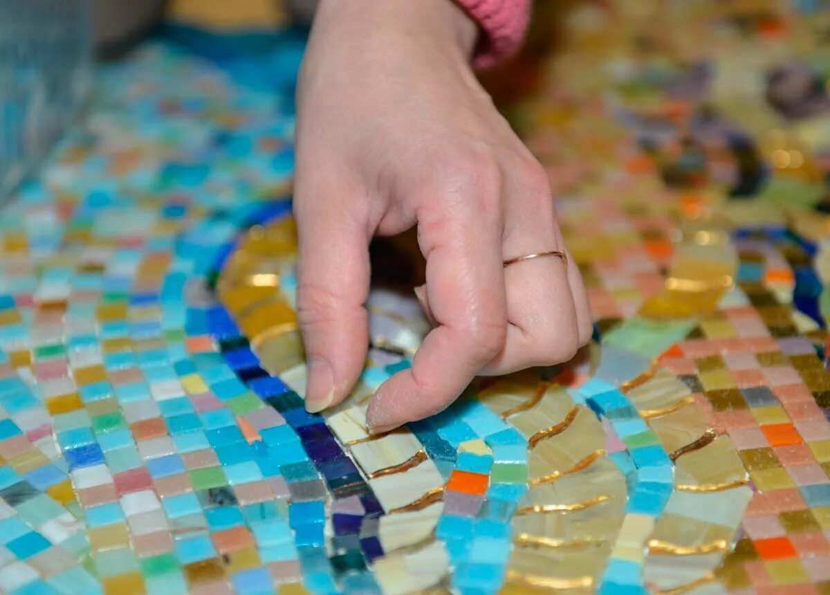 Техника мозаичного набора. Мозаика из смальты. Выкладывание мозаики. Набор мозаика из смальты. Укладка мозаики.