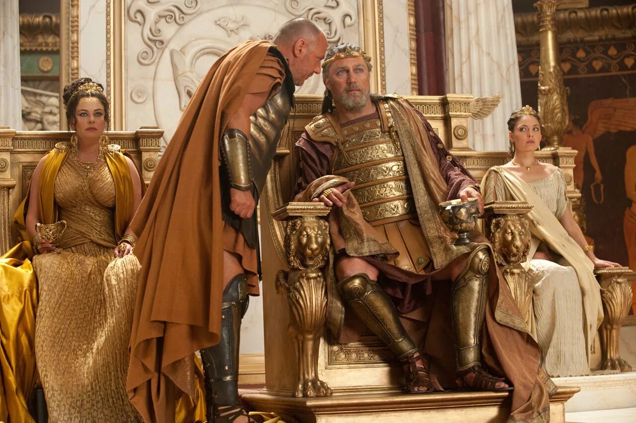 Битва титанов полностью. Битва титанов (clash of the titans), 2010. полли уокер битва титанов. алекса давалос битва титанов.