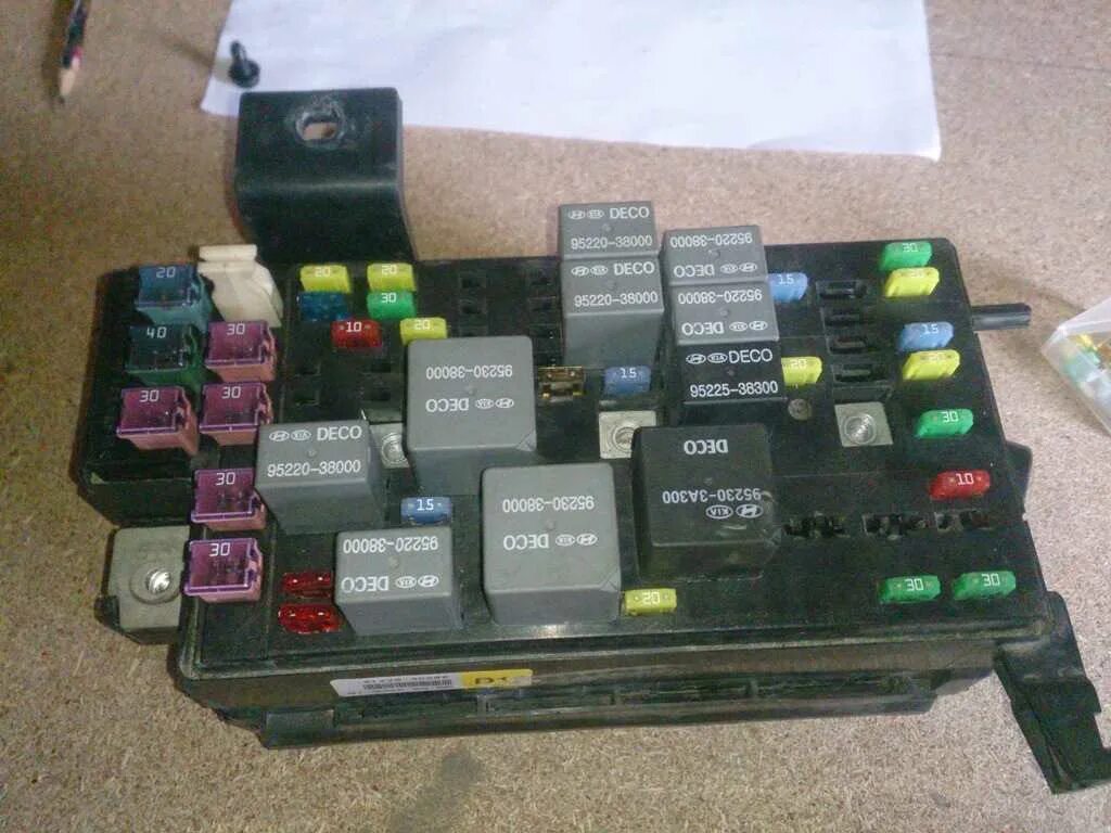 Реле хендай соната тагаз. Блок реле соната тагаз. Реле ближнего света хендай соната 2006. Реле кондиционера hyundai sonata 2. Реле хендай соната тагаз.