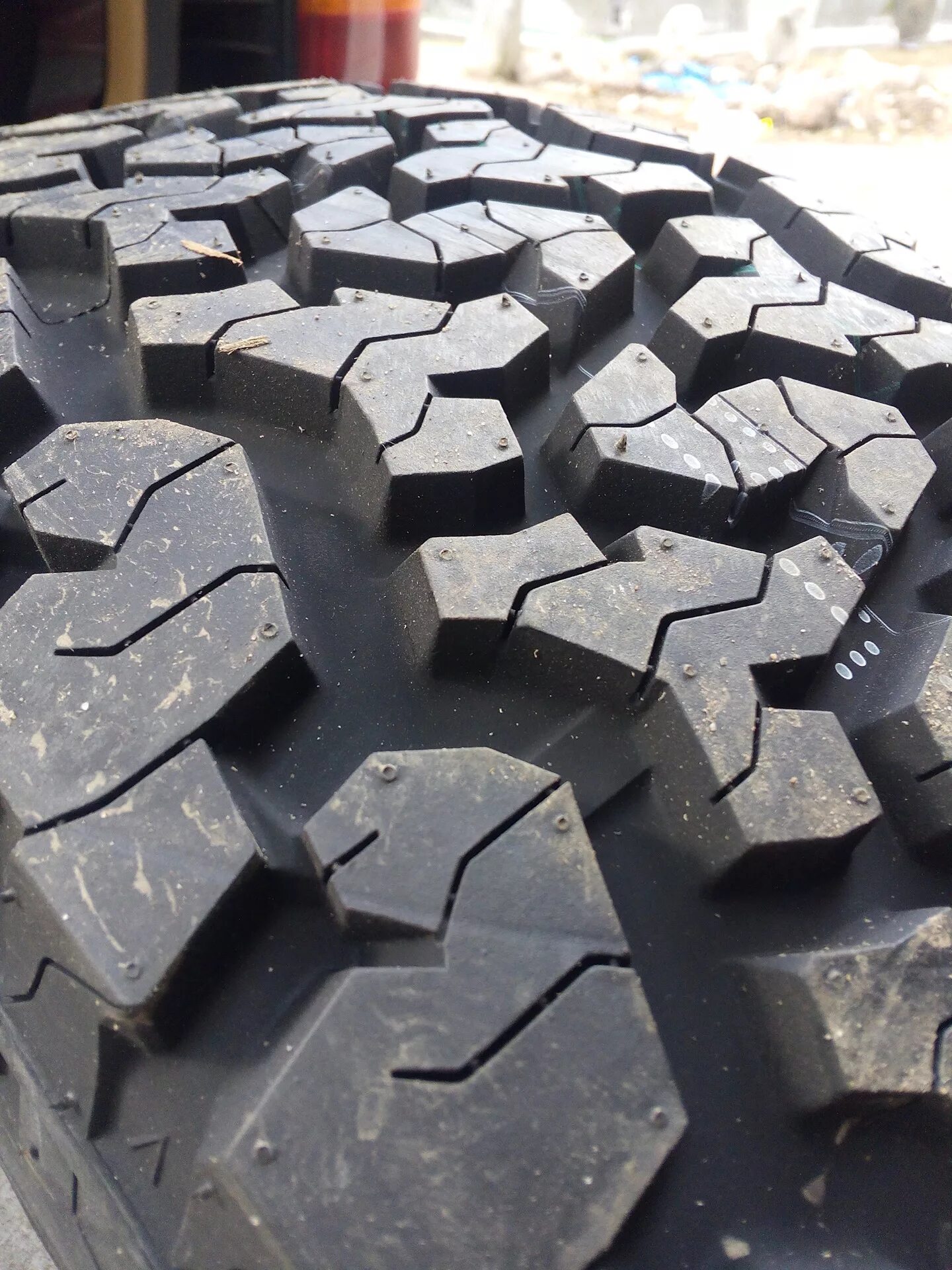 Максис браво 980 ат до какой температуры. Шина maxxis bravo at-980. 50 r15 109q летняя. 285 75 r16 бу copper at. Maxxis at-980 bravo.