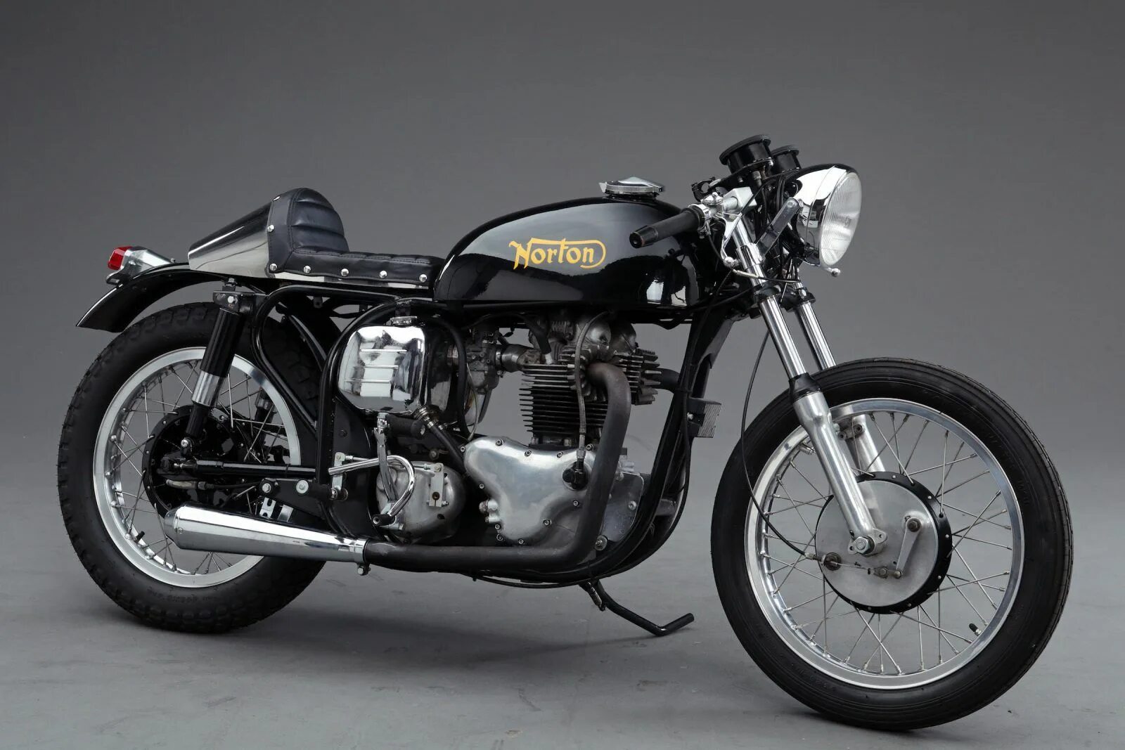 Cafe Racer 1950. Мотоцикл Нортон 16эйч. Британские мотоциклы Cafe Racer. Honda CX 650 Cafe Racer.