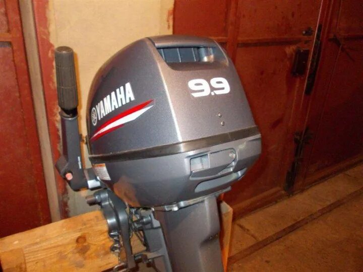 Продажа б лодочный мотор. Ямаха 9.9. Мотор Yamaha 9.9. Yamaha 9.9 2-х тактный. Лодочный мотор Ямаха 9.9.