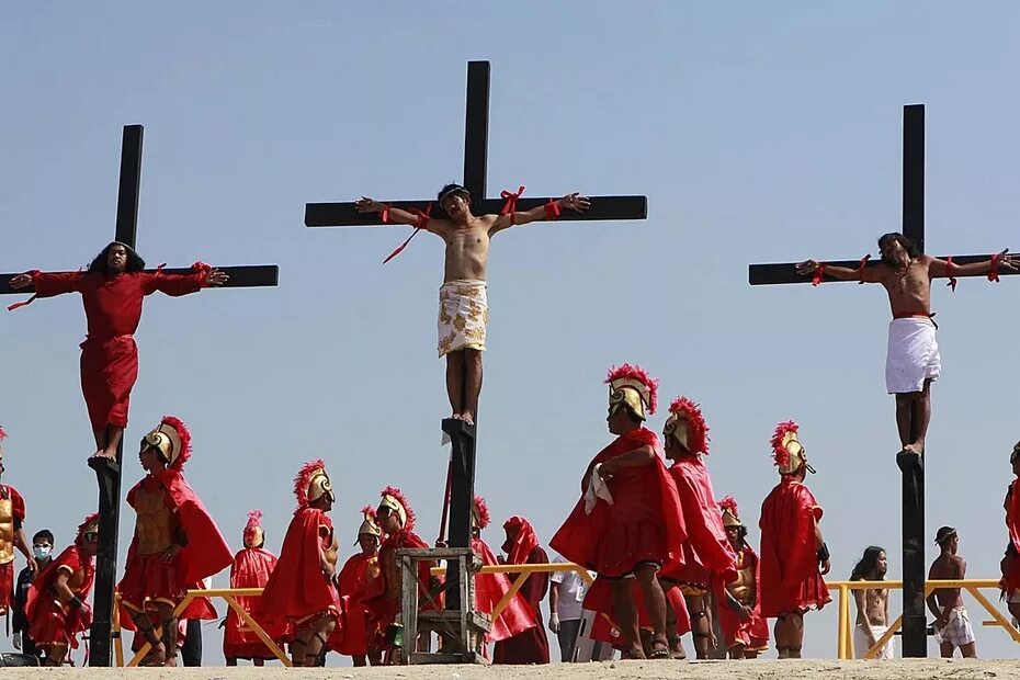 Распять раз пять. Голгофа распятие христа. Распятие иисуса христа скульптура. Лев иисус христос. Мантенья распятие христа.