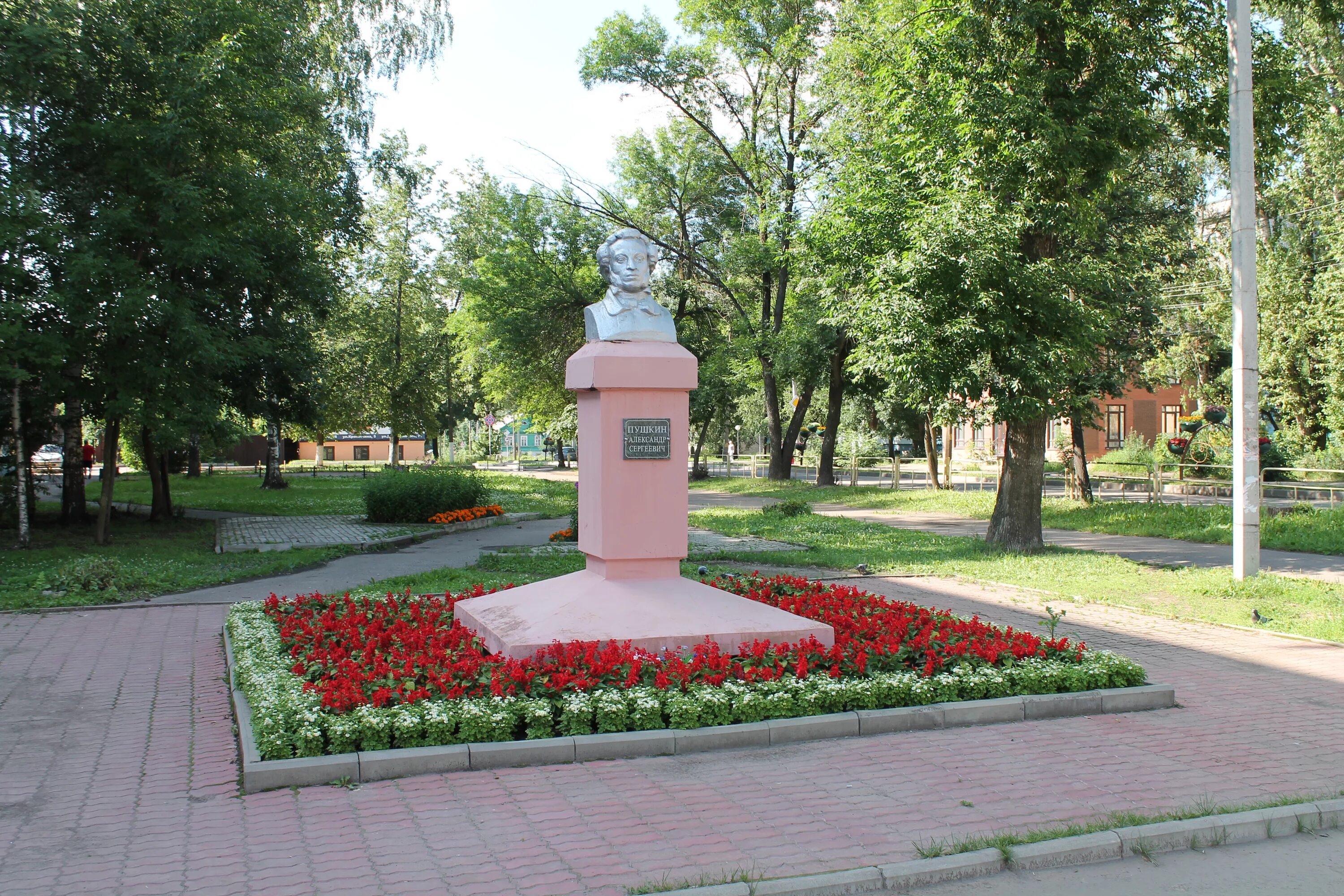 Боровичи памятники. Памятники в городе боровичи новгородской. Памятники архитектуры боровичи. Памятник суворову в боровичах. Боровичи памятник суворову.
