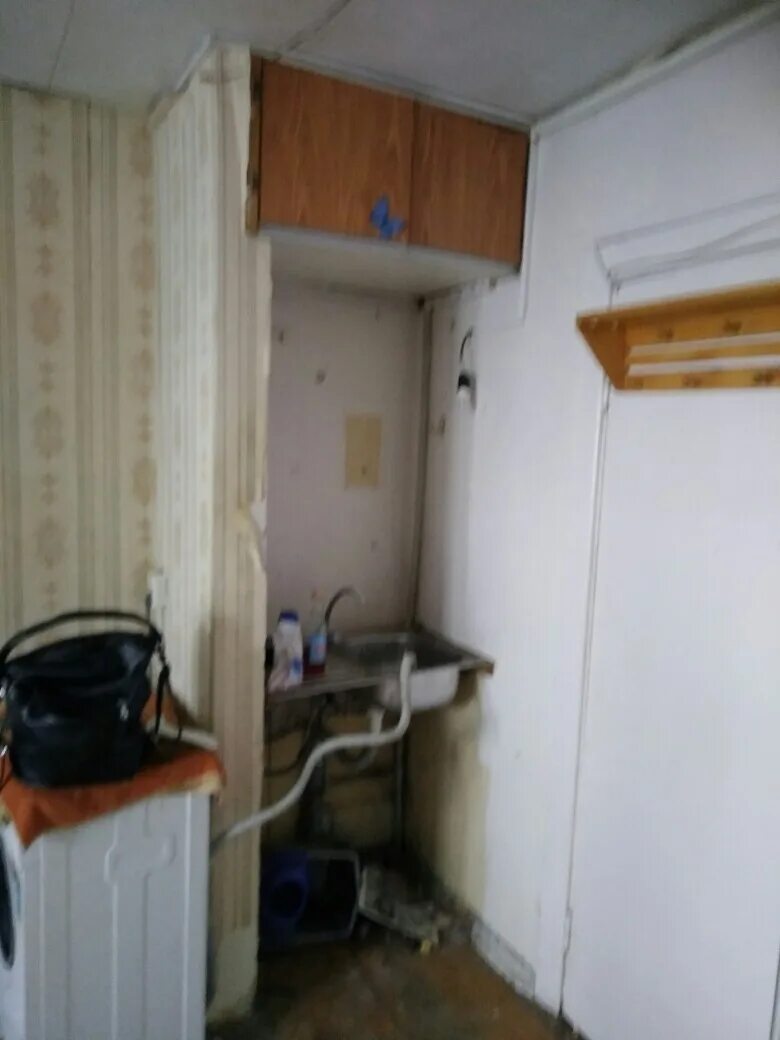 Сделали ремонт в общежитии. Сделали ремонт в общежитии. Обстановка комнаты в общаге. Комната в общежитии для семьи. М.