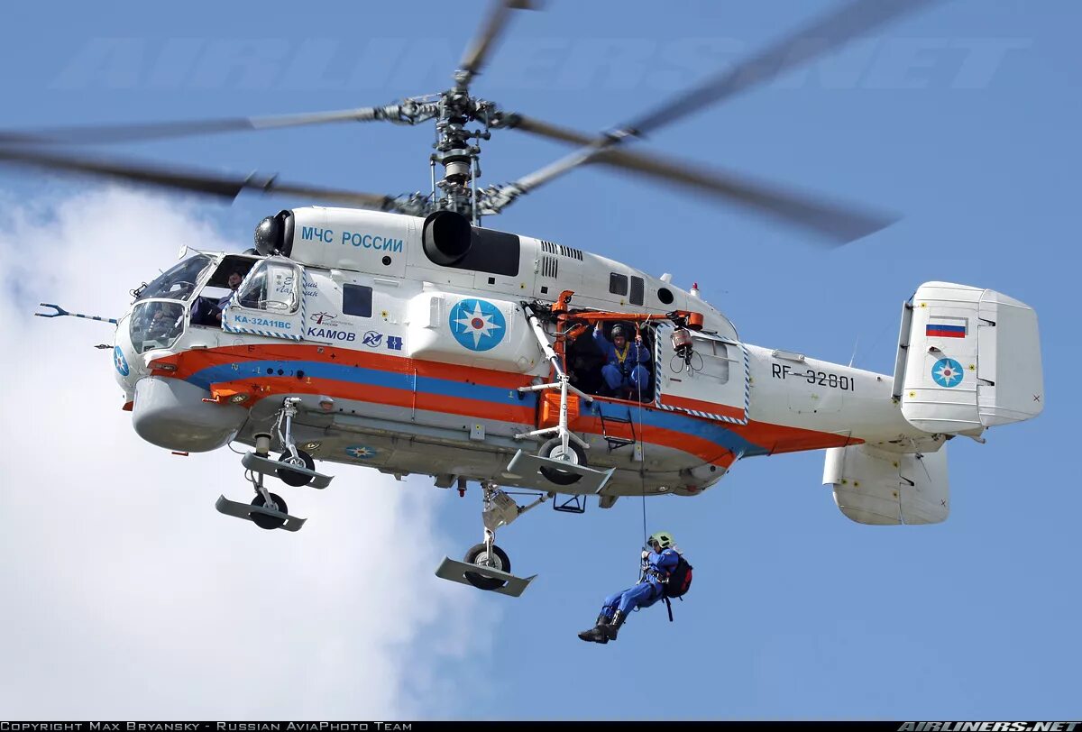 Ка-32а11вс RF-32804. Вертолет МЧС ка 32. Пожарно-спасательный вертолет ка-32а. России Камов ка-32a11bc.