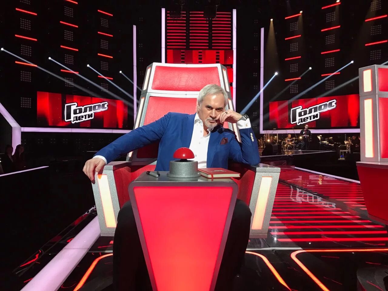 валерий меладзе голос 60+. валерий меладзе голос. валерий меладзе на голосе дети 7. валерий меладзе голос. валерий меладзе на шоу голос.