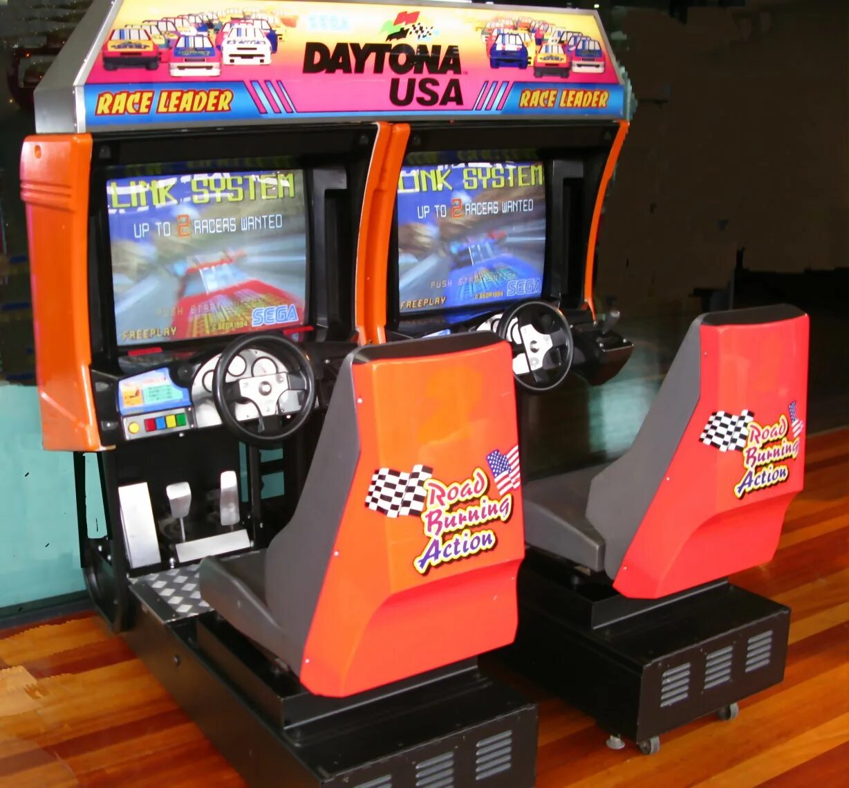 Игровой автомат Daytona USA. Дайтона 2 игровой автомат. Аркадный автомат Sega Rally. Daytona Twin игровой аппарат. Устройство для развлечений