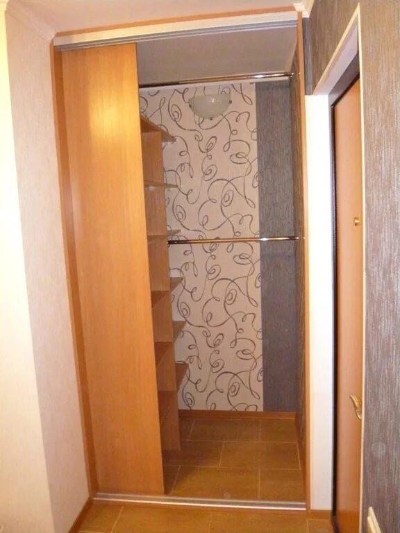 Встроенный шкаф в прихожую в хрущевке. Кладовка в прихожей в хрущевке. встроенный шкаф в прихожей в хрущевке. встроенный шкаф в кладовке в хрущевке. встроенные шкафы в хрущевке.