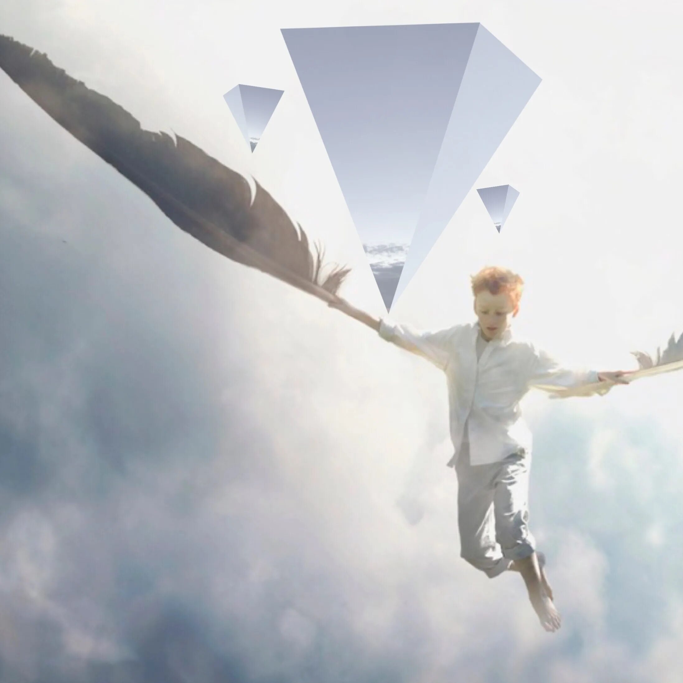 ангелы летают. икар ангел. птицы в небе. включи летающие крылья. ангел в полете.