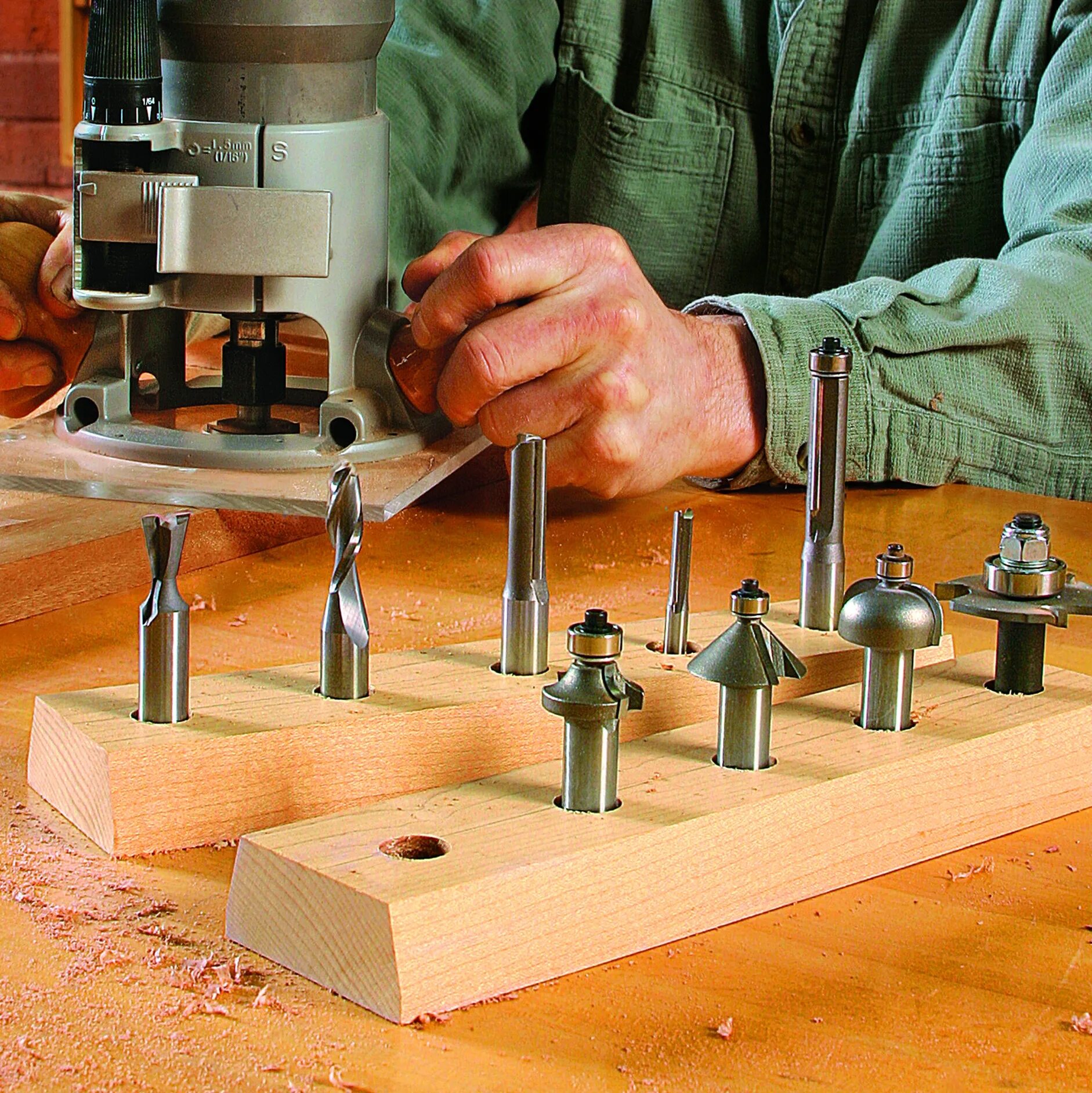 Выбрать ручную фрезу по дереву. Фреза профильная hw s8. Выбрать ручную фрезу по дереву. Блэк деккер фрезер ручной. Изделия с помощью фрезера по дереву.