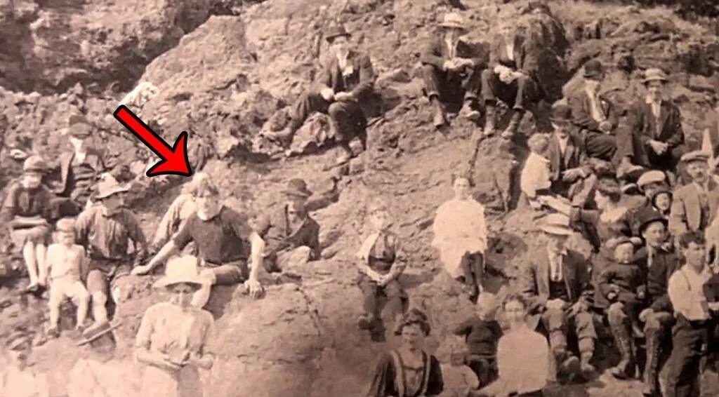 Путешествие во времени фото. Путешественник во времени фото 1917. g637 путешественник во времени. снимок 1917 года путешественник. путешественник во времени 2003.