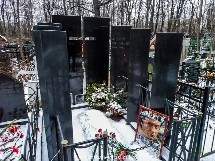 Отзыв о Ваганьковское кладбище (Россия, Москва) "...Это нужно не мертвым! Это на