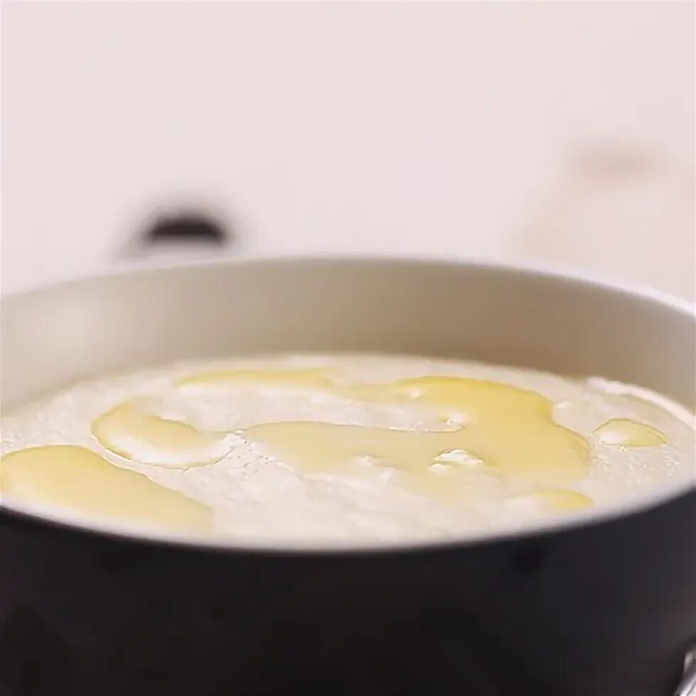 Манная каша с шоколадом. Завтрак с манной кашей. Лимонный крем. Манная каша. Манная каша с молоком.